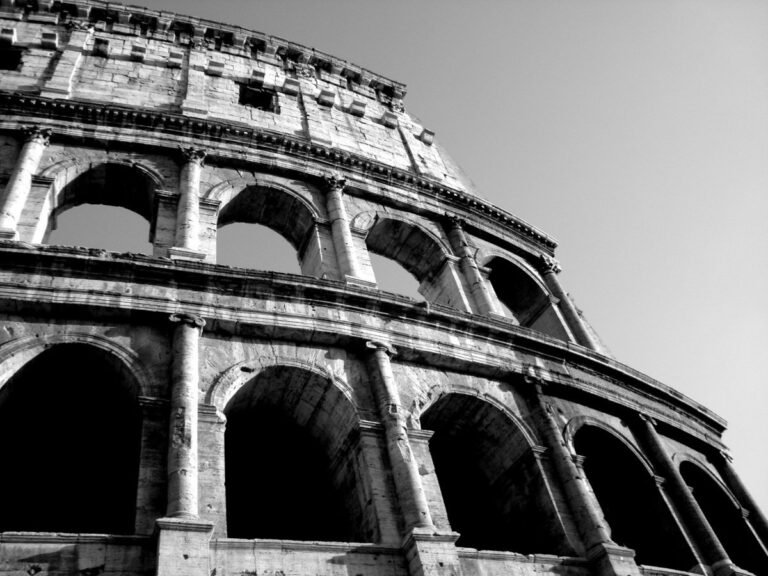 black-and-white-architecture-structure-white-monument-cityscape-822228-pxhere.com