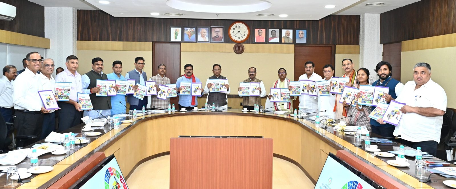 राज्य नीति आयोग ने जारी की जिला प्रगति रिपोर्ट 2024