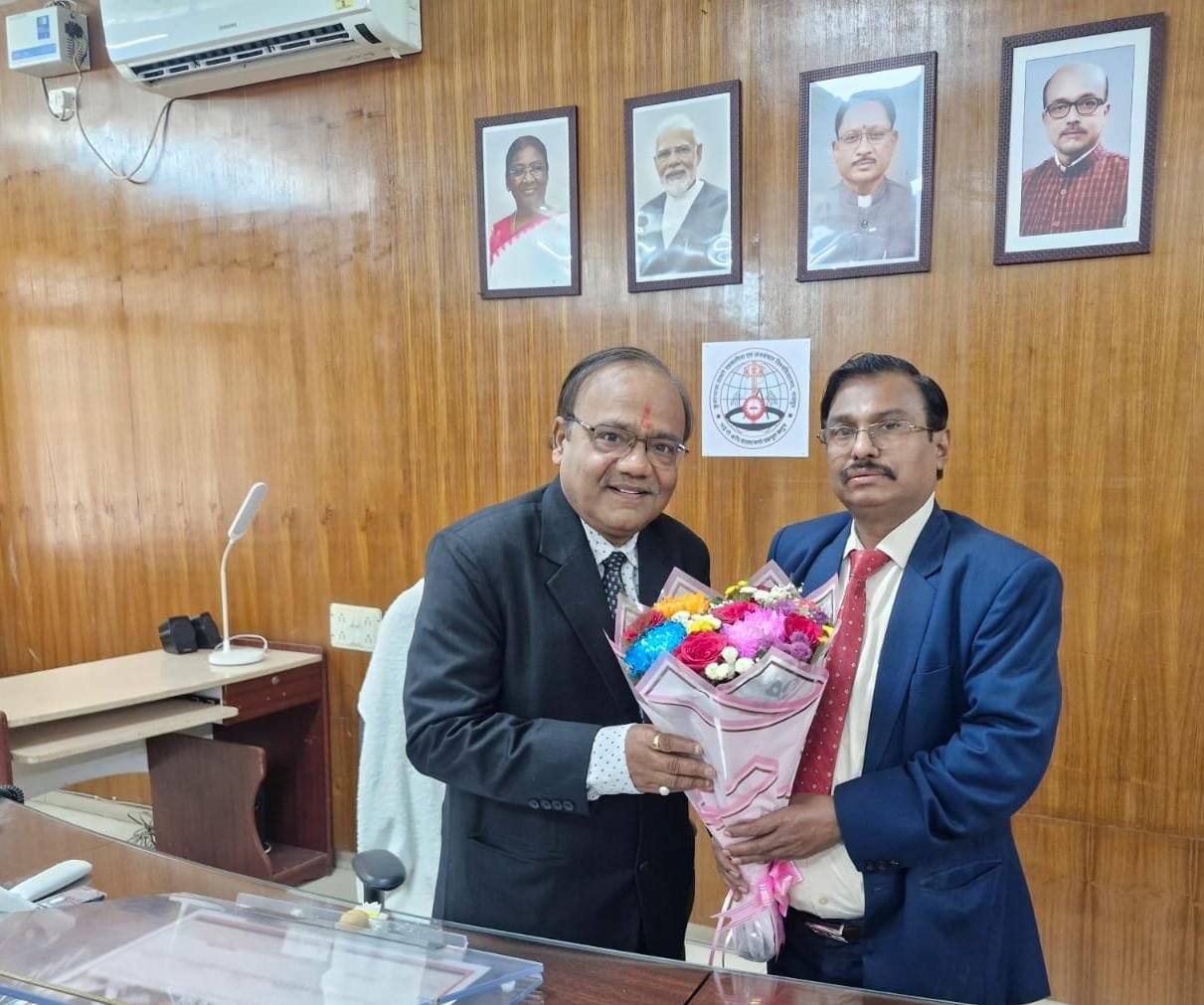 कुशाभाऊ ठाकरे पत्रकारिता एवं जनसंचार विश्वविद्यालय में प्रो. मनोज दयाल ने संभाला कुलपति का पदभार