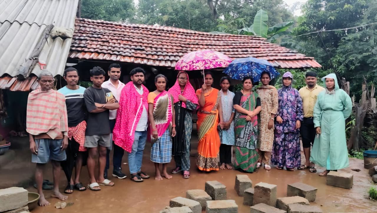 प्रशासन की तत्परता से टले दो बाल विवाह.. भारी बारिश के बीच गाँव पहुँचकर बच्चों का भविष्य किया सुरक्षित