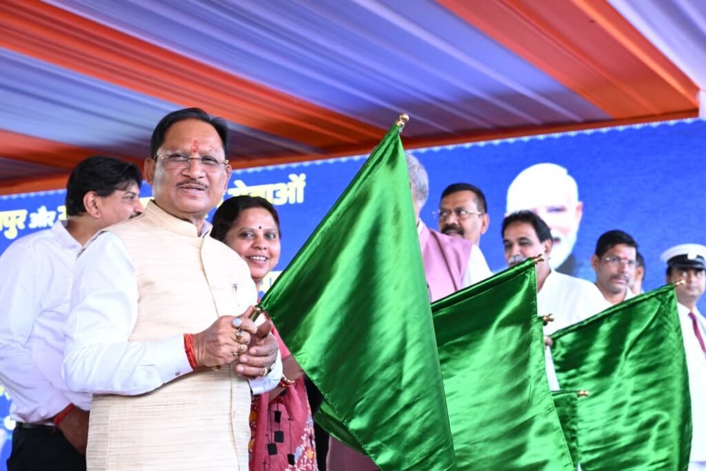 विष्णु भईया ने दिखाई हरी झंडी, आजादी के बाद पहली बार रावघाट पहुंची रेल; छत्तीसगढ़ को मिली बड़ी सौगात