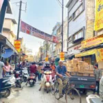 बारूद के ढेर पर गोलबाजार..:गलियों में 20 से ज्यादा पटाखा दुकानें, लेकिन सुरक्षा के इंतजाम नहीं; आग लगी तो दमकल पहुंचना मुश्किल