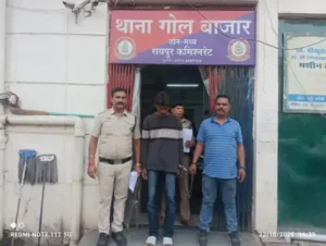 जयस्तंभ चौक पर चाकू लहराकर लोगों को डरा रहा था:ICICI बैंक के सामने हाथ में लेकर घूम रहा था धारदार चाकू, आर्म्स एक्ट के तहत हुई गिरफ्तारी