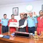 CM विष्णुदेव साय से मिले सारंग हेलिकॉप्टर टीम के सदस्य:राज्‍योत्सव में टीम दिखाएगी हवाई करतब; सटीक उड़ान और सिंक्रोनाइज्ड फॉर्मेशन का करेगी प्रदर्शन